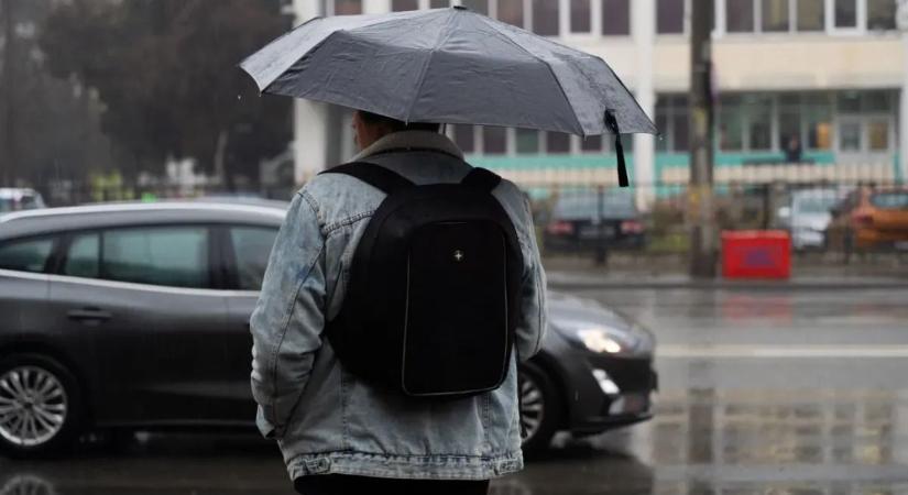 Fordulatot tartogat a holnapi időjárás: esernyő is kelleni fog