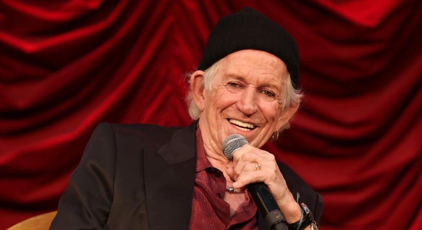 Hatalmas az öröm: gólyahírt jelentett be Keith Richards, a Rolling Stones legendája