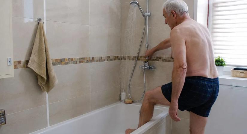 Megégett a saját fürdőkádjában, szörnyű kínokat élt át az idős férfi
