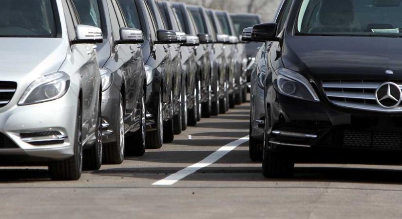 Pánik a Mercedesnél: egy amerikai törvény lenullázhatja az egyik legfontosabb piacát