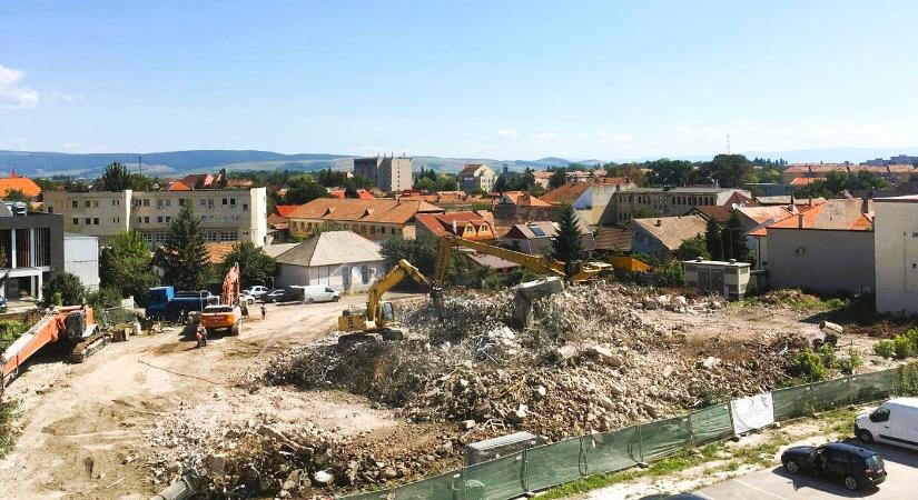 Kiderült, mi lesz a lebontott Bodok szálló helyén: előbb parkoló, később kulturális központ