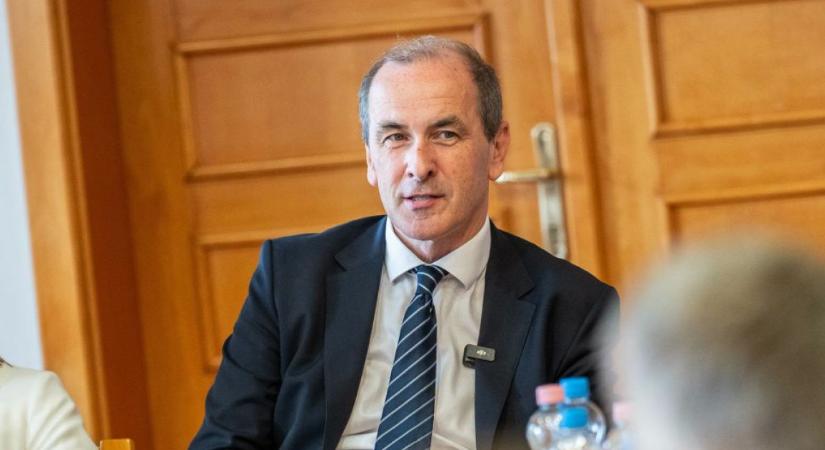 Hegedűs Zsolt elárulta: ezt a feladatot az Országos Egészségbiztosítási Pénztár veszi át