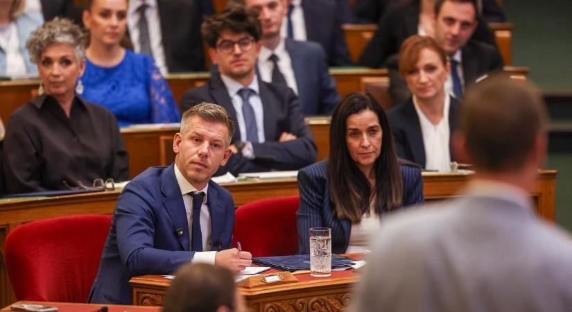 Államtitkári beismerés: valóban tömeges elbocsájtások történtek a Külügyminisztériumban