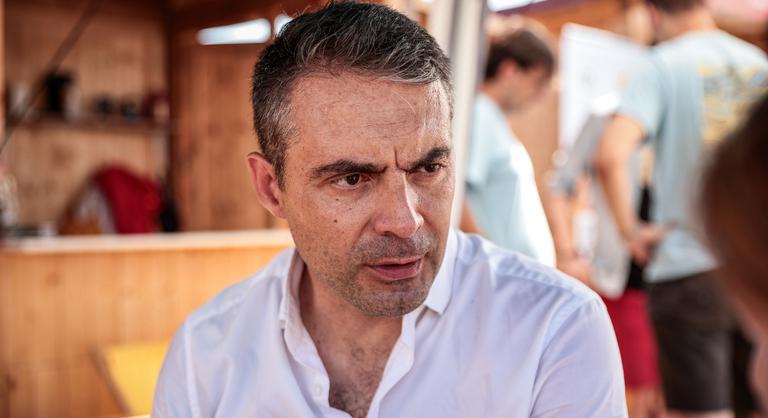 Vona Gábor szerint egyetlen jó megoldás van Magyar Péter és Sulyok Tamás vitájára