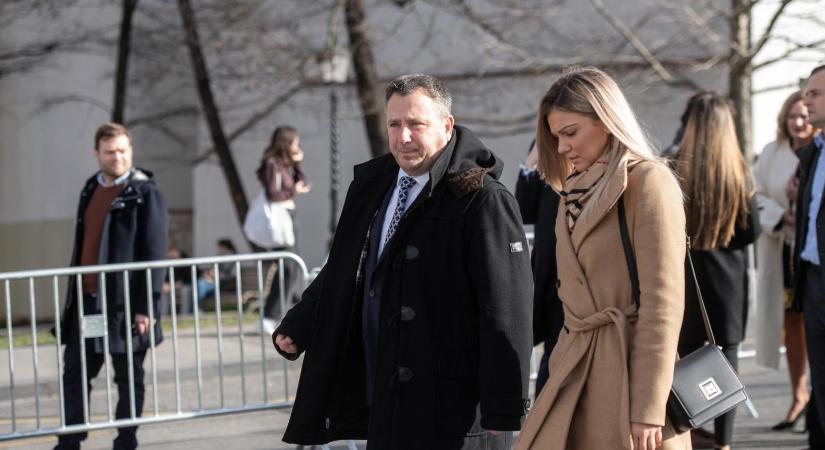 Három fideszes politikust is előállítottak a KNYF keddi razziája után