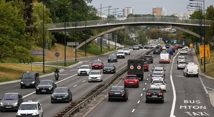 Lezárták az M3-ast, teherautók is ütköztek