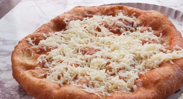 Luxus lesz a balatoni nyaralás: ennyibe kerül a lángos és a palacsinta