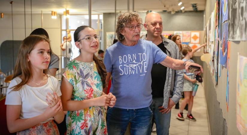 Miskolci diákok alkotásai kápráztatják el a látogatókat a Maszat Mester tárlaton - képekkel, videóval