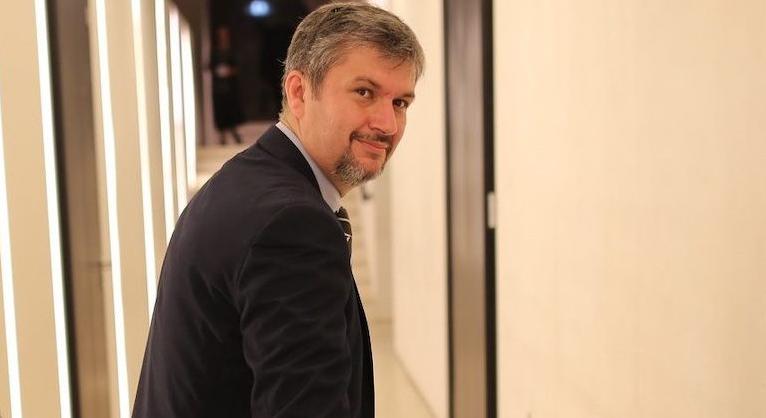 Hadházy: Túlárazva szállított követ Mészáros Lőrinc cégének Orbán Viktor apja