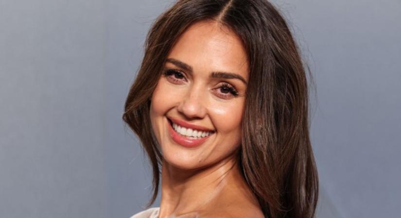 Jessica Alba olyan színt választott a konyhába, amitől sokan tartanak – mégis meglepően elegáns lett