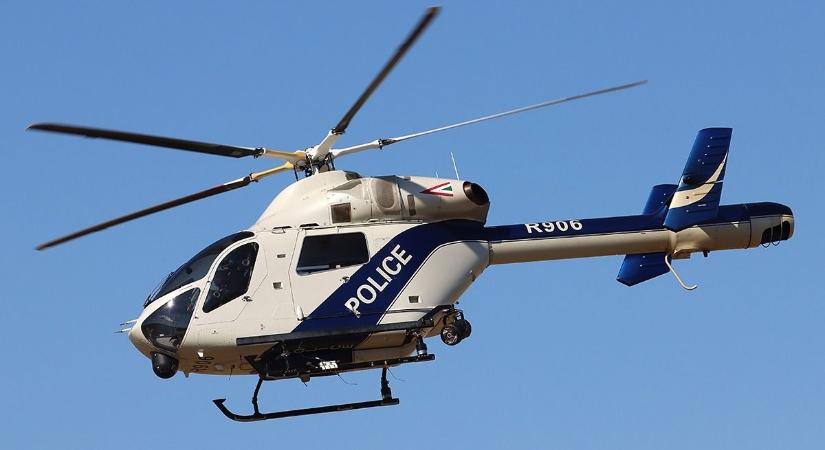Mi történt? Rendőrségi helikopter körözött Siófok felett – sokan kiszúrhatták az égen