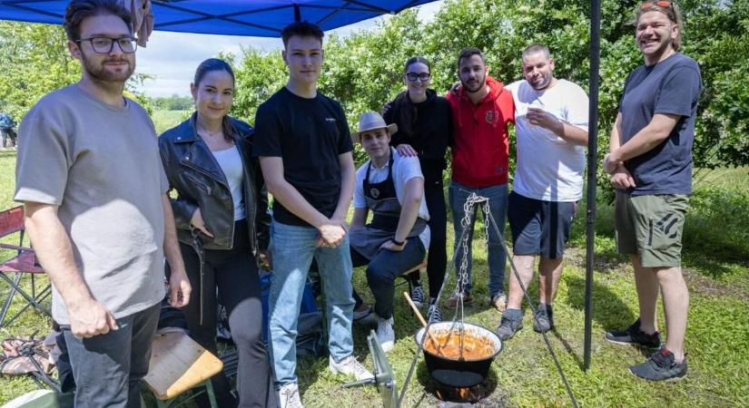 Illatos pörköltek, ropogós kenyerek és hamisítatlan tóparti hangulat vár ránk Szőnyben