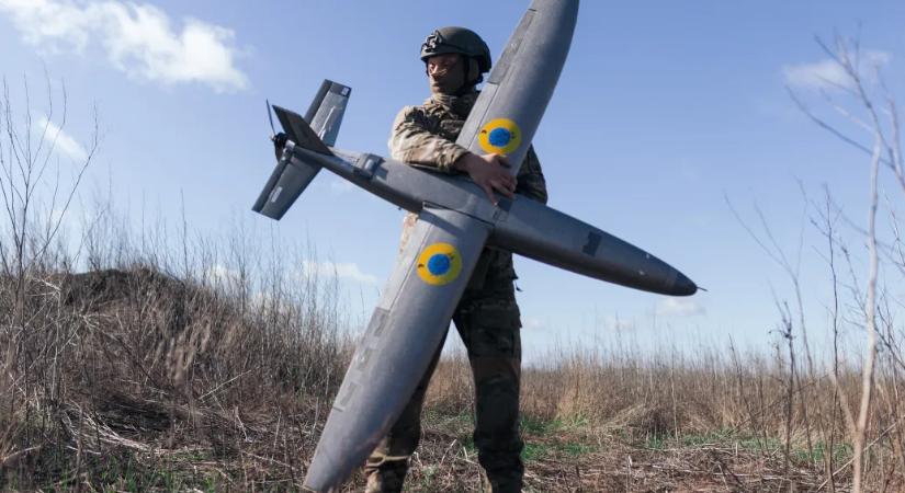 Orosz hatóságok: Ukrán dróntámadás ért egy buszt, heten meghaltak