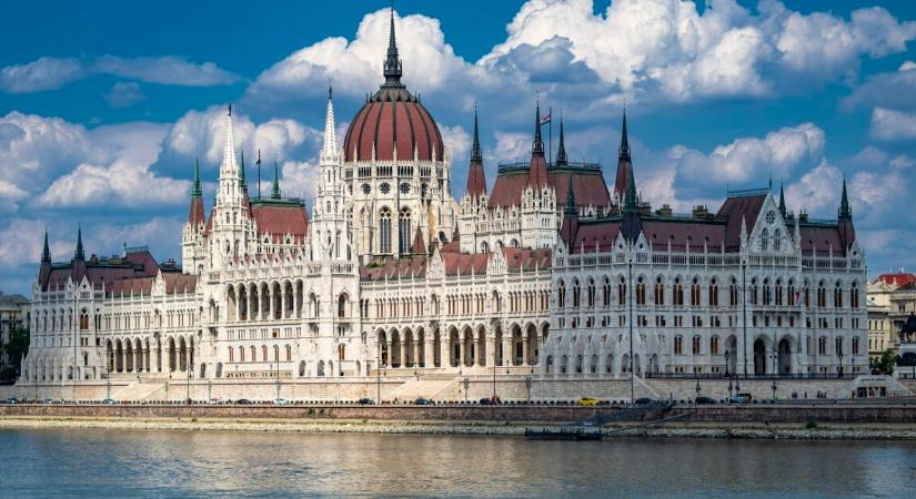 A Tisza Párt benyújtotta a Szuverenitásvédelmi Hivatal megszüntetéséről szóló törvényjavaslatot
