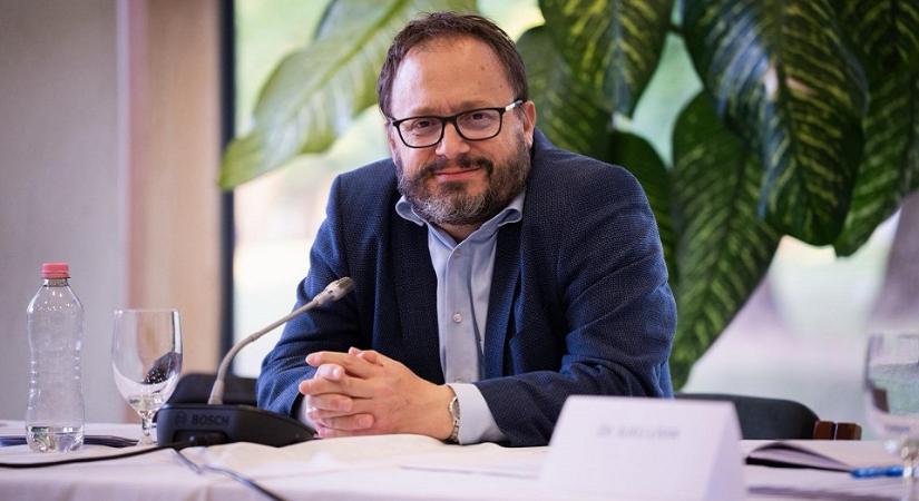 Kármán András: 2027-től visszaállítják a kata széleskörű elérhetőségét