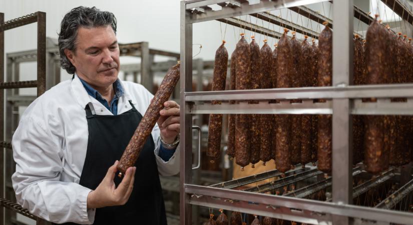Valami készül: halmozza a milliárdokat a Pick