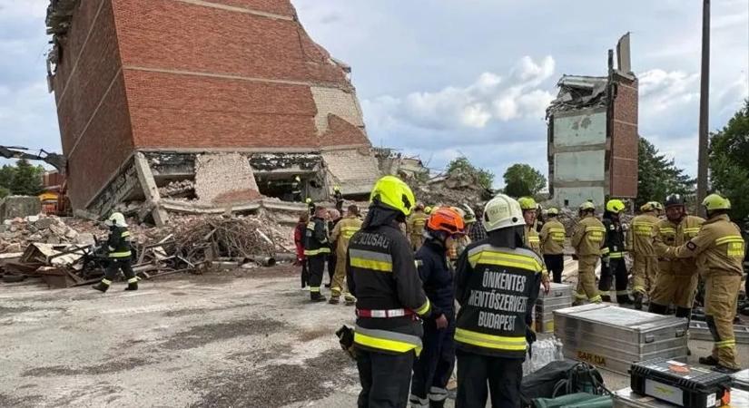 Meghalt a férfi, akire ráomlott egy épület Székesfehérváron