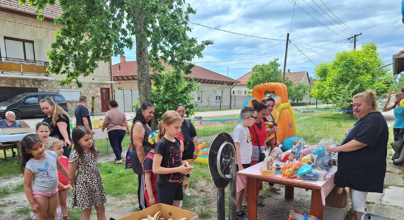 A gyerekek mosolya a legnagyobb jutalma, idén is örömet szerzett Jakab Rozália