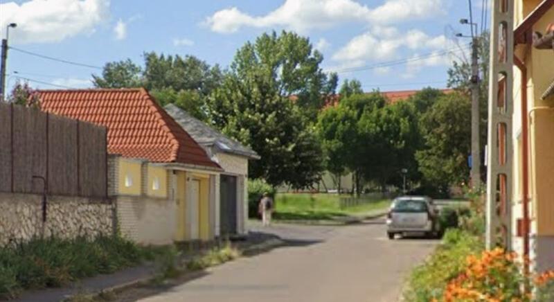 Lakossági fórumot tartanak a Ráchegy forgalmi rendjéről