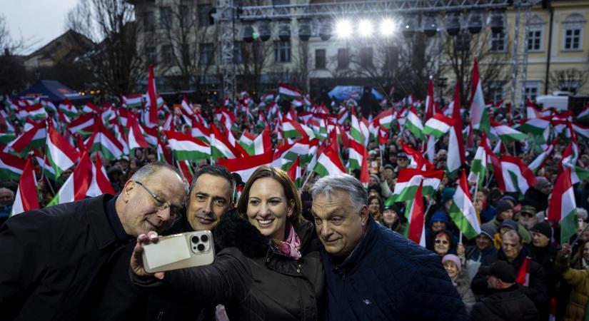 Orbán Viktor Navracsics Tibort is beveti a Fidesz megújításában