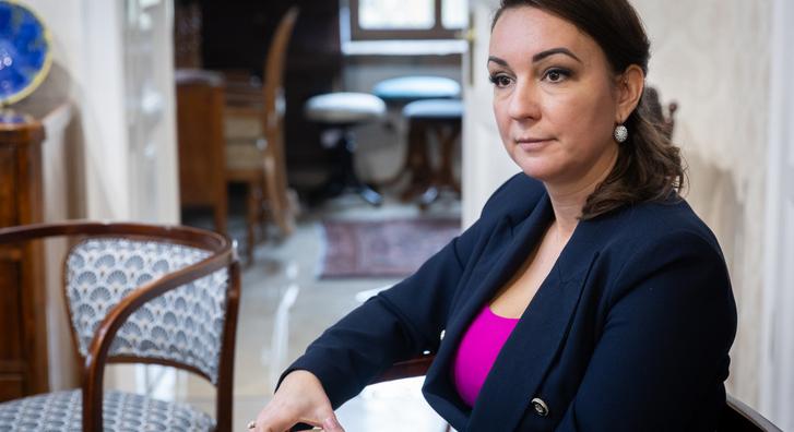 Nem kímélték a nézők Katona Szandrát kinézete miatt, a Kincsvadászok kereskedője most reagált a kritikákra