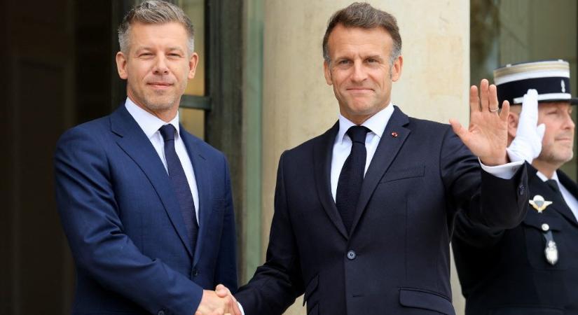 Magyar Péter megérkezett az Élysée-palotába, meghívta Emmanuel Macront október 23-ra Budapestre