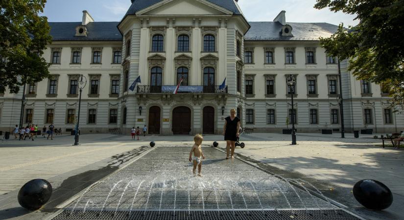Takaró Mihály a Karmelitából járt zsidózni az egri egyetemre, mostanra fellázadtak az oktatók