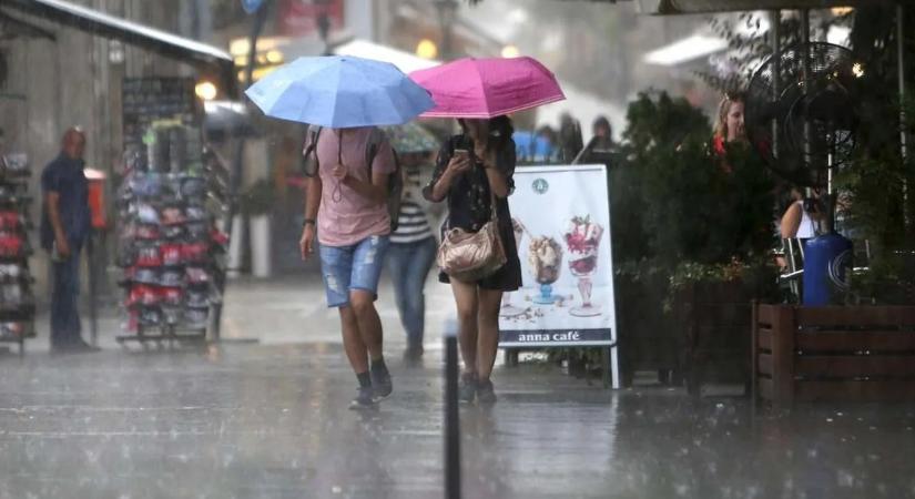Egybeesnek a friss térképek: Ebbe a háromszögbe érkezik a felhőszakadás csütörtökön