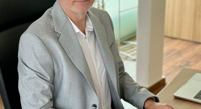 Leváltották az állam legfontosabb informatikai cégének vezetőjét