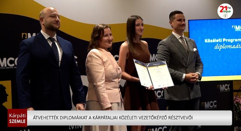 Átvehették diplomáikat a Kárpátaljai Közéleti Vezetőképző résztvevői (videó)
