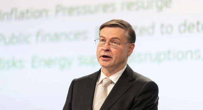 Még nem robbantja az EU Orbánék költségvetési aknáját, de figyelmeztetést küldött