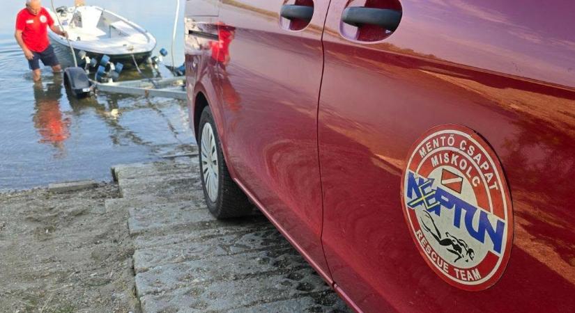Önfeledt szórakozásnak indult, szörnyű tragédia lett a vége három fiatal vízibiciklizésének a Debreceni-tónál