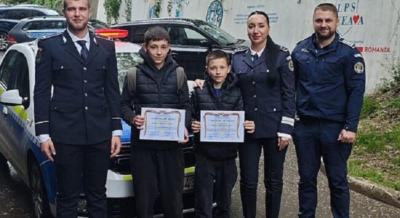 Rendőri kitüntetést kapott hat tini, mert segítettek elkapni egy rablót