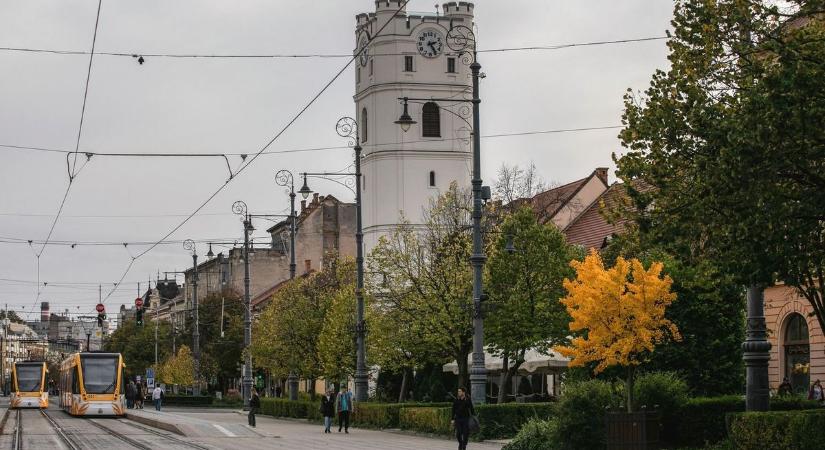 Alapvető szolgáltatás esett ki a forgalmas debreceni utcában, csak órák múlva állhat helyre a rendszer!