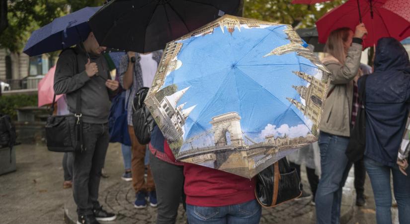 Zivatar és felhőszakadás jöhet, csaknem az egész országban figyelmeztetés van érvényben