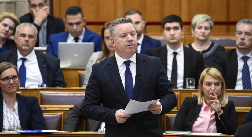 Eltávolította az országos rendőrfőkapitányt a belügyminiszter