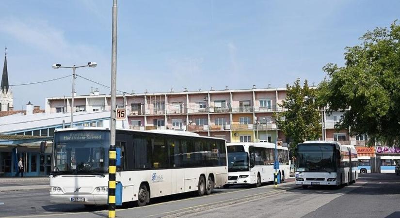 Rendkívüli helyzet alakult ki egy Szegedre tartó buszjáraton: hatalmas késésekre készülhetnek az utasok