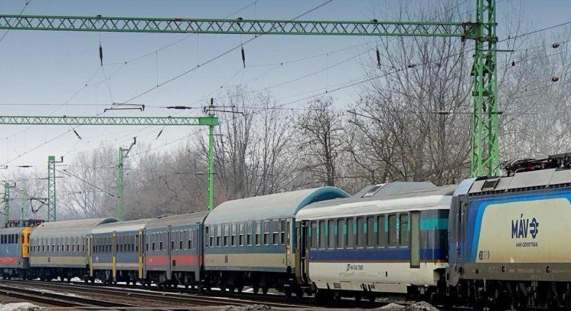 Vitézy Dávid: A MÁV legalább 35 új InterCity-motorvonatot tud beszerezni