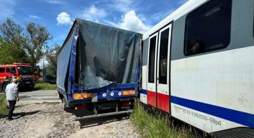 Vonat és teherautó ütközött Székelyudvarhelyen