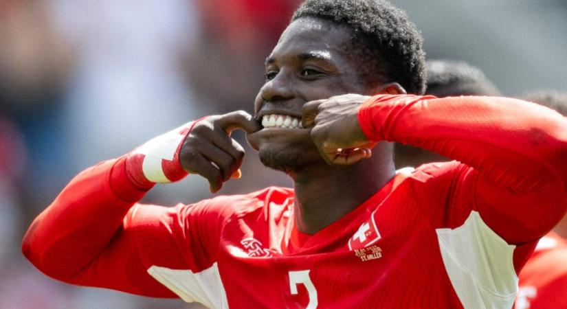 Mivel hivatalosan is elítélt bűnöző, nem engedték be az USA-ba a svájci futballistát