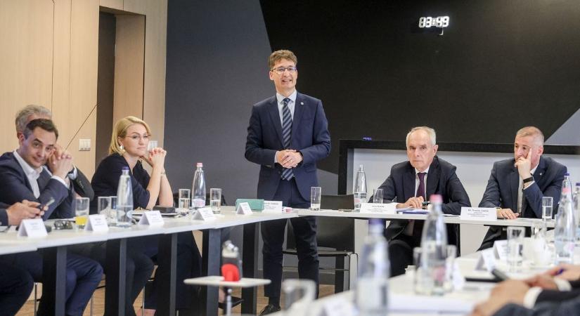 Szita Károly átadta a stafétát, nem is jelöltette magát, kollégáját választották meg
