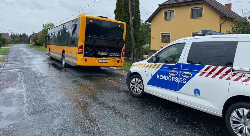 Autóbusszal ütközött egy személygépkocsi Zalában (frissítve helyszíni fotókkal)