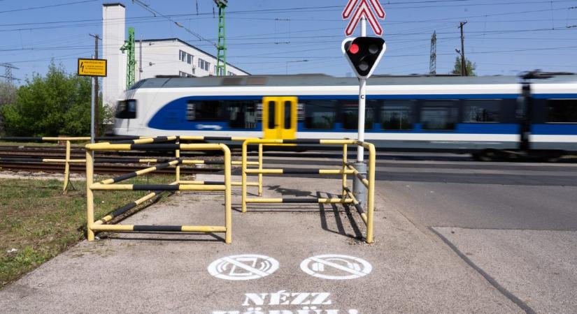 Vitézy Dávid rendkívüli bejelentést tett a MÁV kapcsán