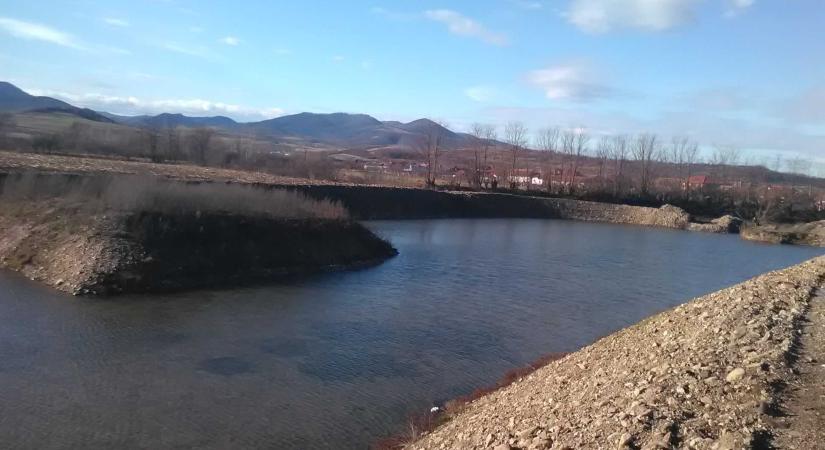 Buzoianu hadat üzent az illegális kavicsbányáknak