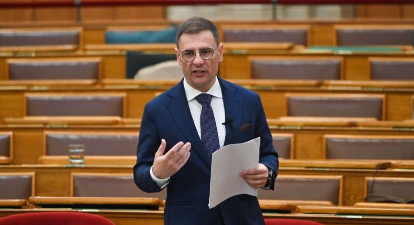 „Mire számítottak, akik a Tiszára szavaztak?” – Tuzson Bence is szót ejtett a kirúgott külügyi dolgozókról