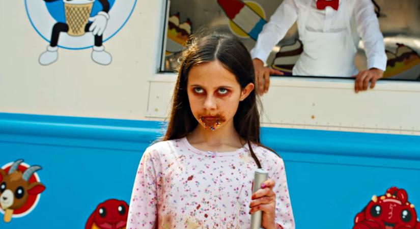Ice Cream Man: Megérkezett az első, ultra brutális előzetes a Motel és a Hullaadás rendezőjének új horrorjához, amelyben a fagyitól bekattant gyerekek széttrancsíroznak mindenkit