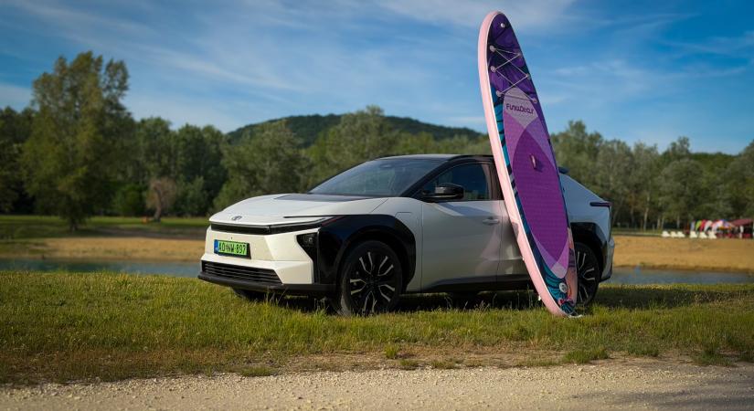 A japán józanság, ezúttal villanyba csomagolva – Toyota bZ4X teszt