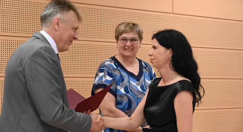 Kiderült, kik kapták 2026-ban a Szolnoki Tankerületi Központ elismeréseit – galériával