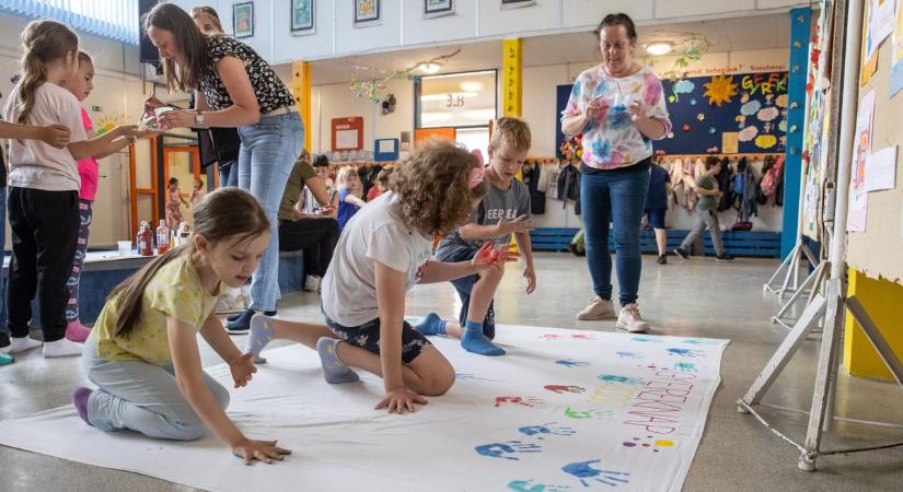 Hangos kacajok és kreatív programok a Németh László Általános Iskola gyereknapján (galéria)