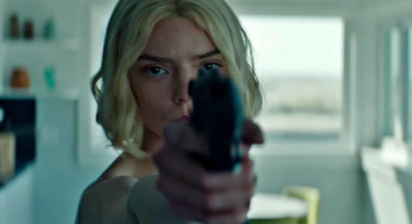 Lucky: Befutott a nagy előzetes az Apple TV új akciósorozatához, amelyben Anya Taylor-Joy szélhámosa az FBI elől menekül és minden helyzetből kidumálja magát